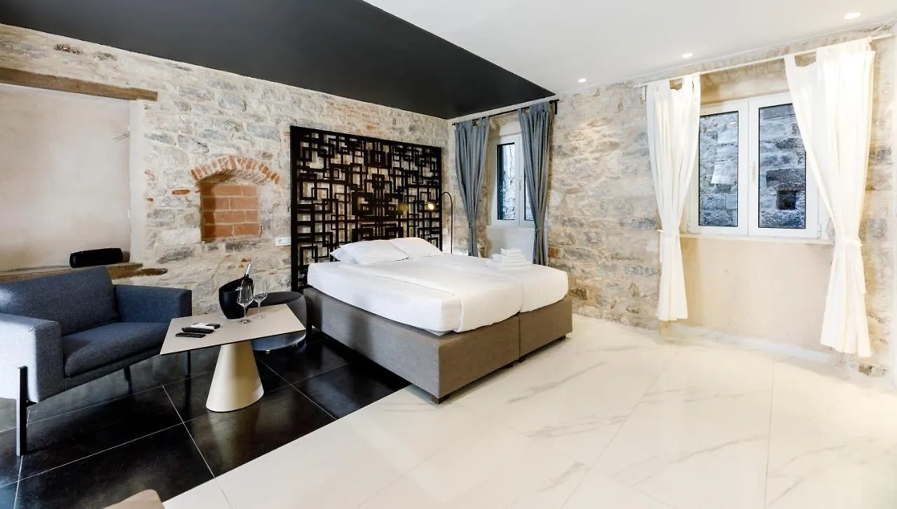 Palace Luxury Room location