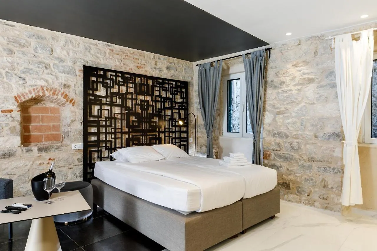 Palace Luxury Room 0*, Split